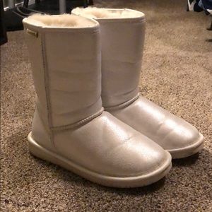 White bear paw boots
